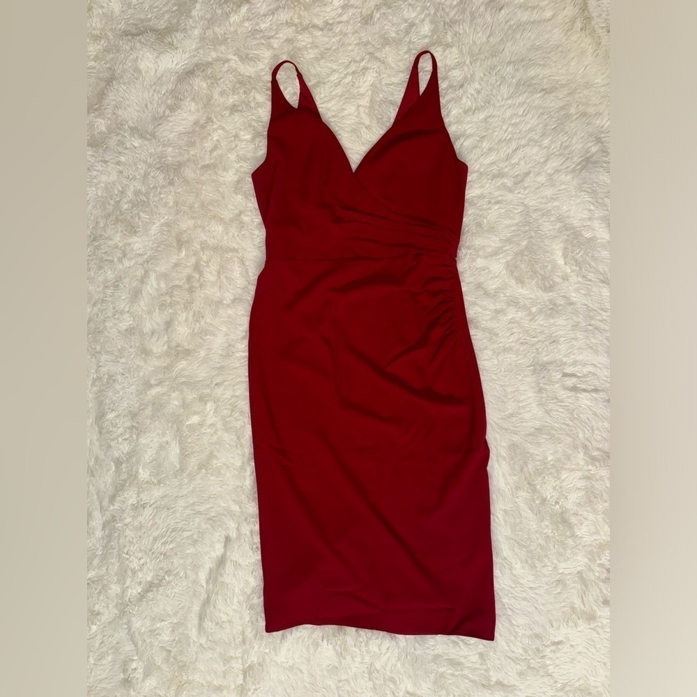 Red V-Neck Sleeveless Bodycon Dress - Picture 3 of 6